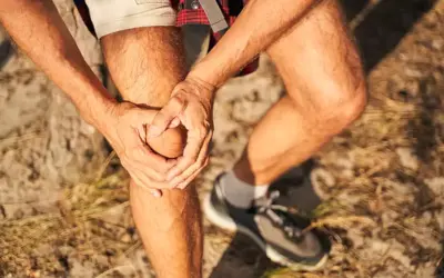 Hoe kunnen wij u helpen wanneer uw knie steeds dik wordt na het sporten?