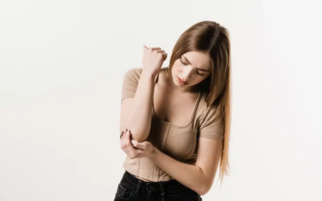 Zijn er alternatieve behandelingen voor een tenniselleboog?