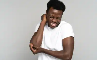 Waarom ontstaat de tenniselleboog op het moment dat u weer begint met sporten?